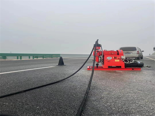 市南马路路基路面开裂下沉注浆加固灌浆