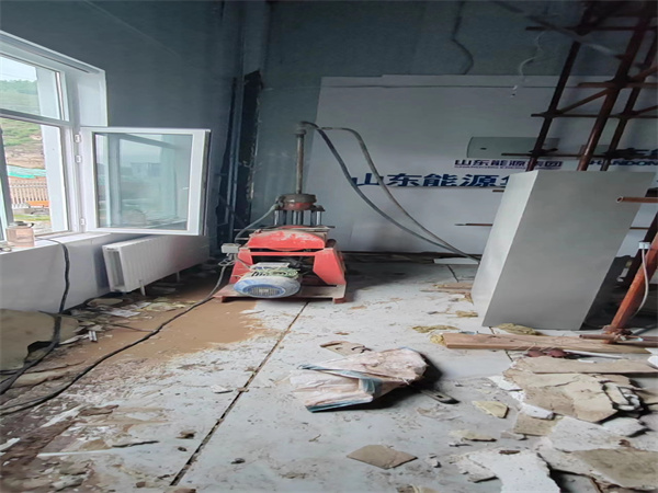 市南地基基础下沉墙体裂缝加固注浆顶升施工